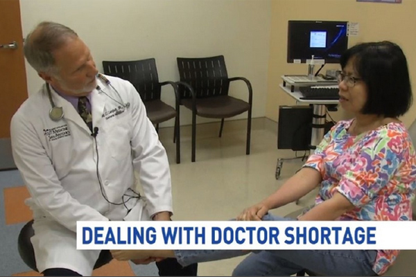 Doctors Urge Students to Join Medical Field