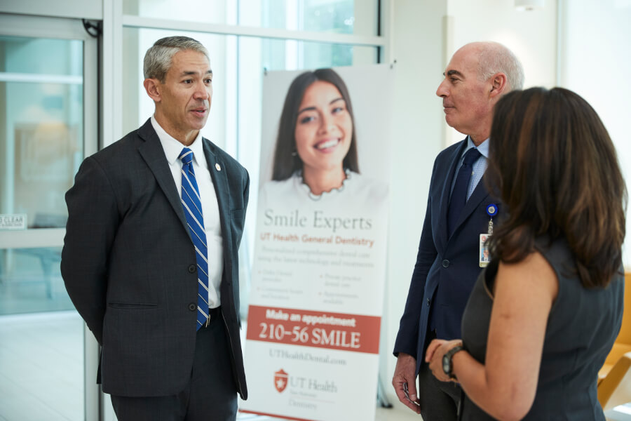 San Antonio Officials Visit Ut Dentistry Learn About Community
